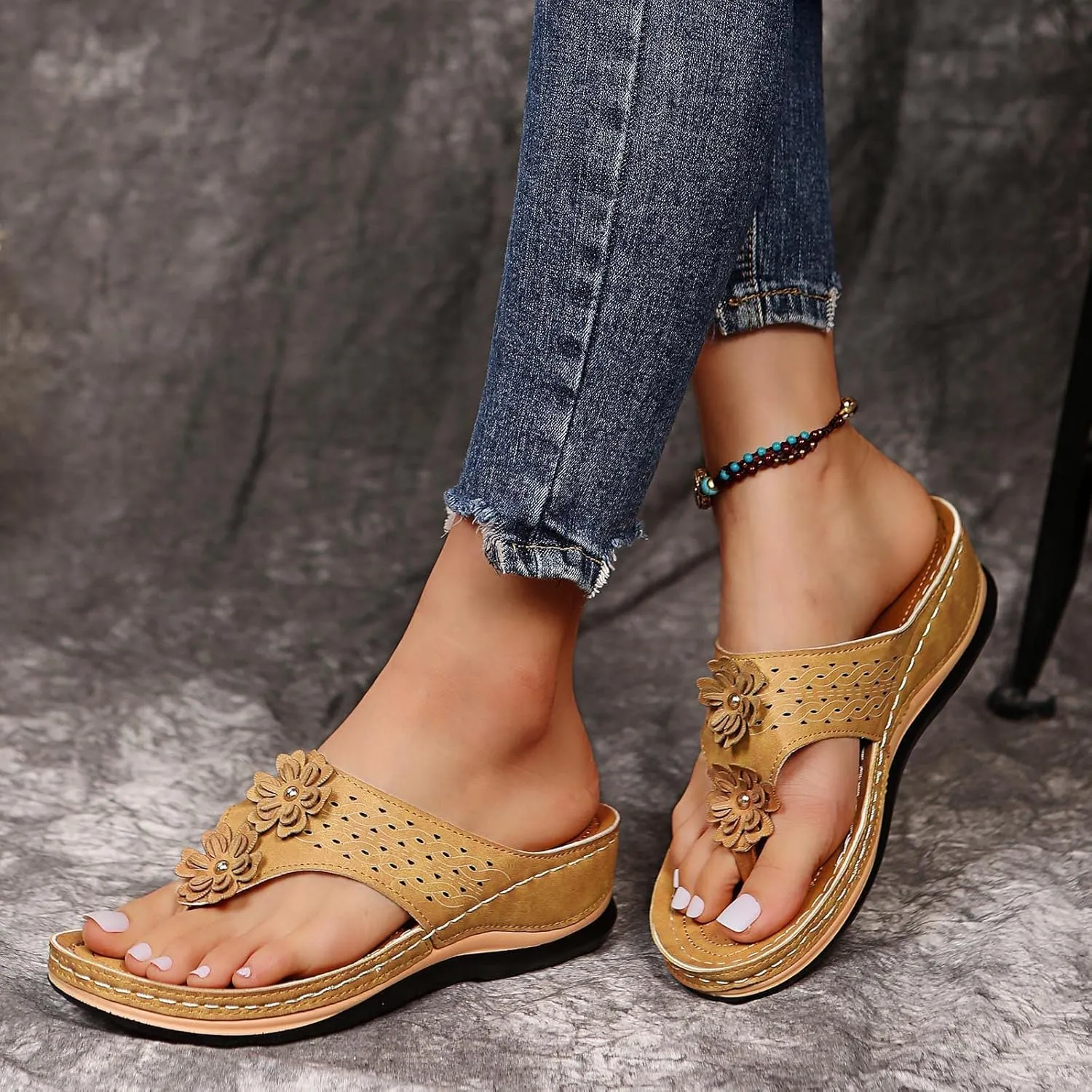 Eduavar Womens Sandals Summer Fashion Walking Slippers Anti-Slip Vintage Slip On Flip Flops Thong Sandals Orthopedic Shoes