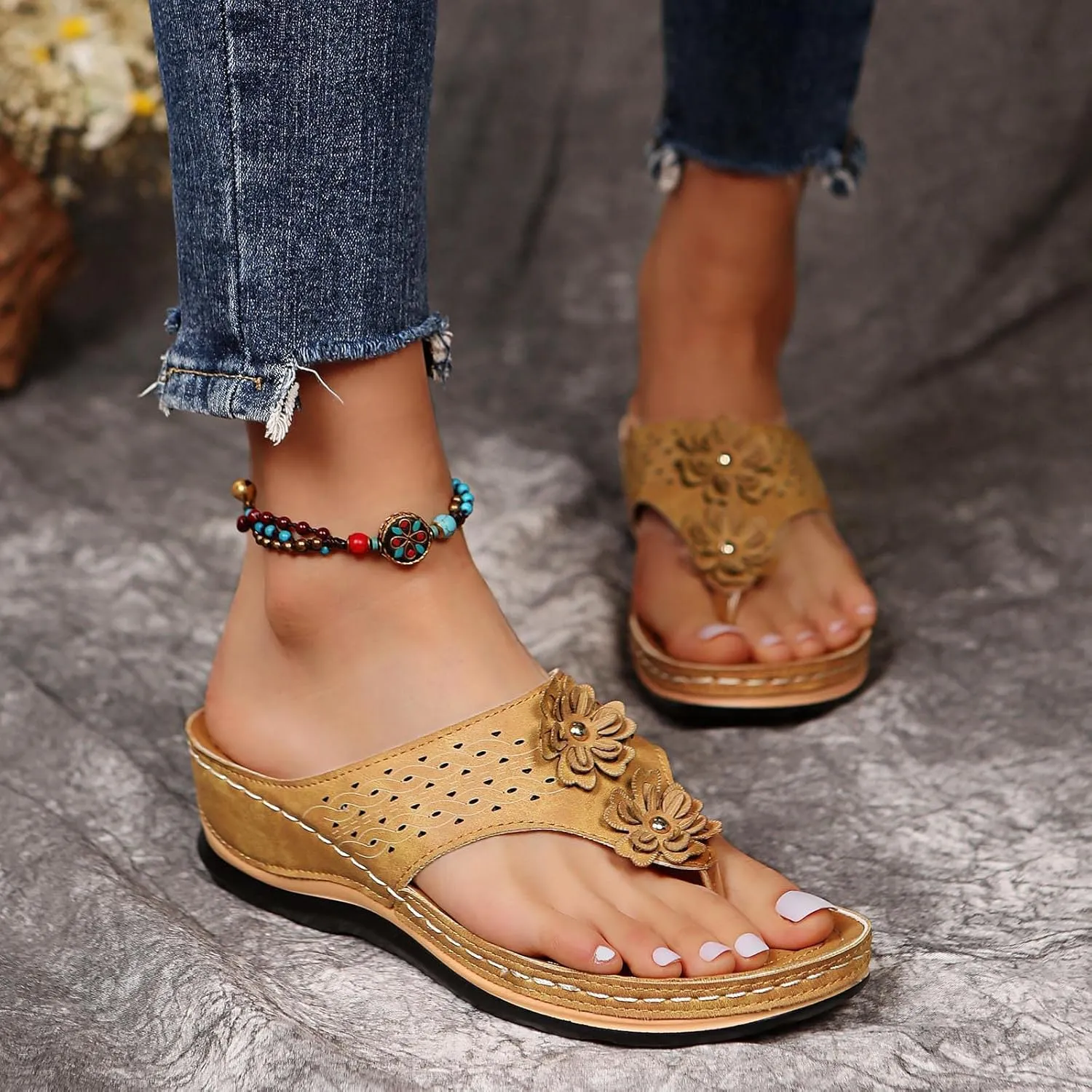 Eduavar Womens Sandals Summer Fashion Walking Slippers Anti-Slip Vintage Slip On Flip Flops Thong Sandals Orthopedic Shoes
