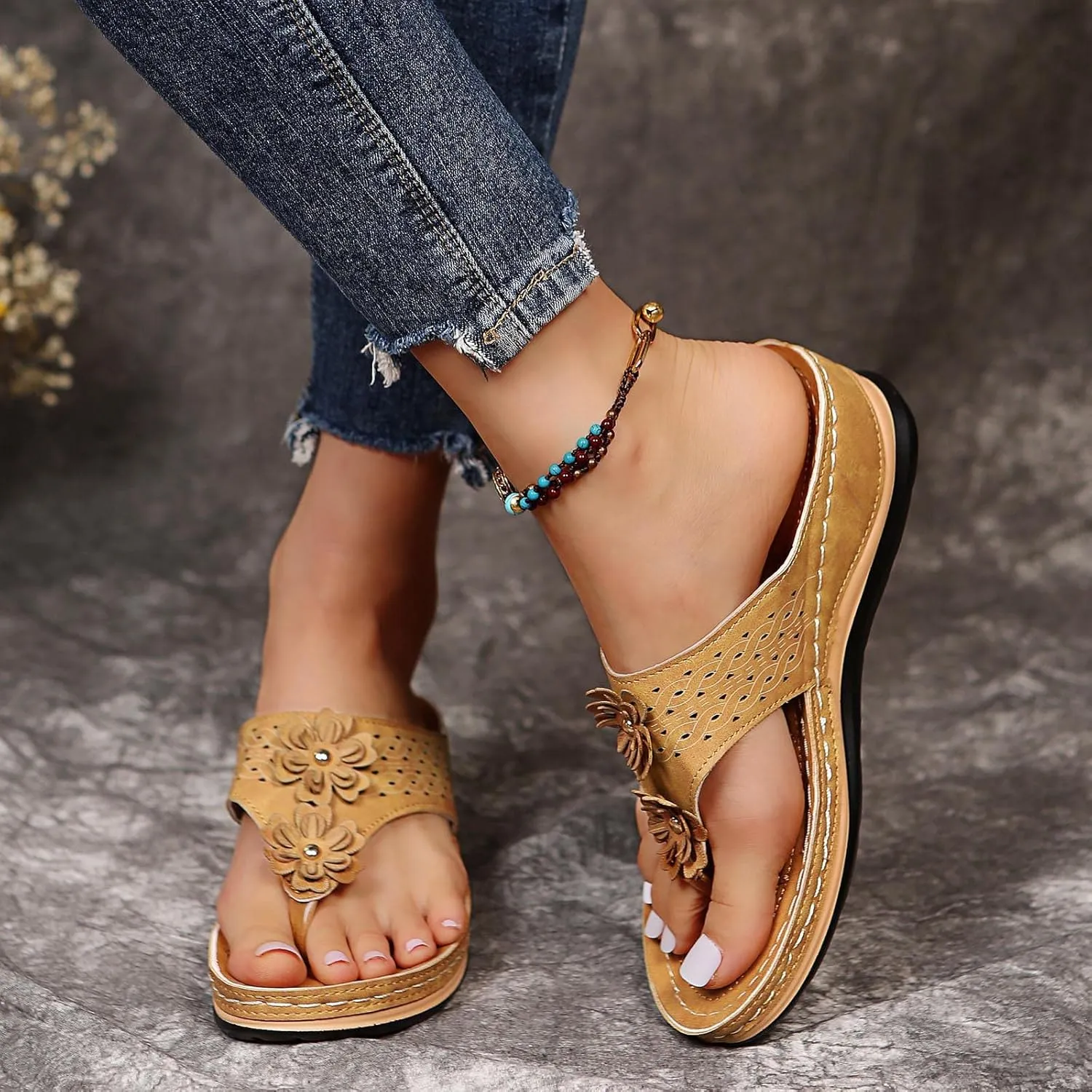 Eduavar Womens Sandals Summer Fashion Walking Slippers Anti-Slip Vintage Slip On Flip Flops Thong Sandals Orthopedic Shoes