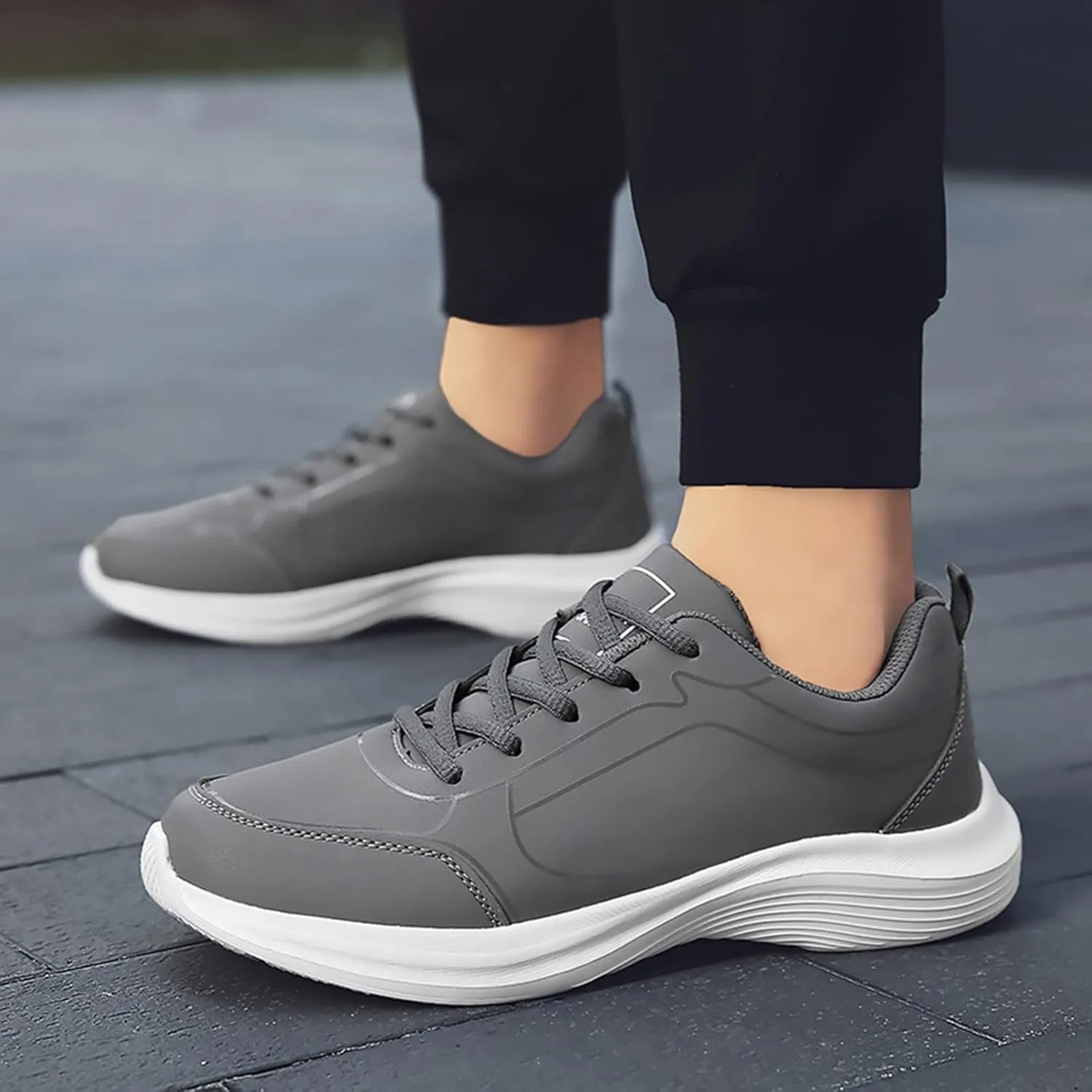 Fashion Men Sports Shoes Flat Non Slip Lace Up Upper Lightweight and Comfortable Mens Club Fashion Sneaker