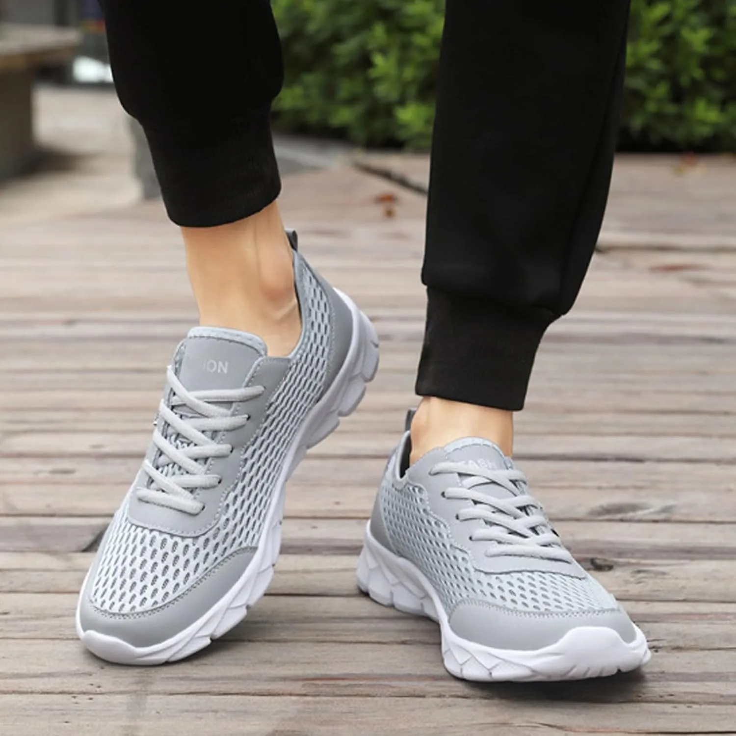 Men's Running Shoes Lightweight Breathable Walking Shoes Athletic Fashion Sneakers Casual Workout Tennis Shoes