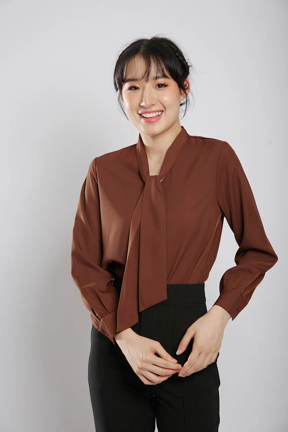 Nadya Blouse in Coffee