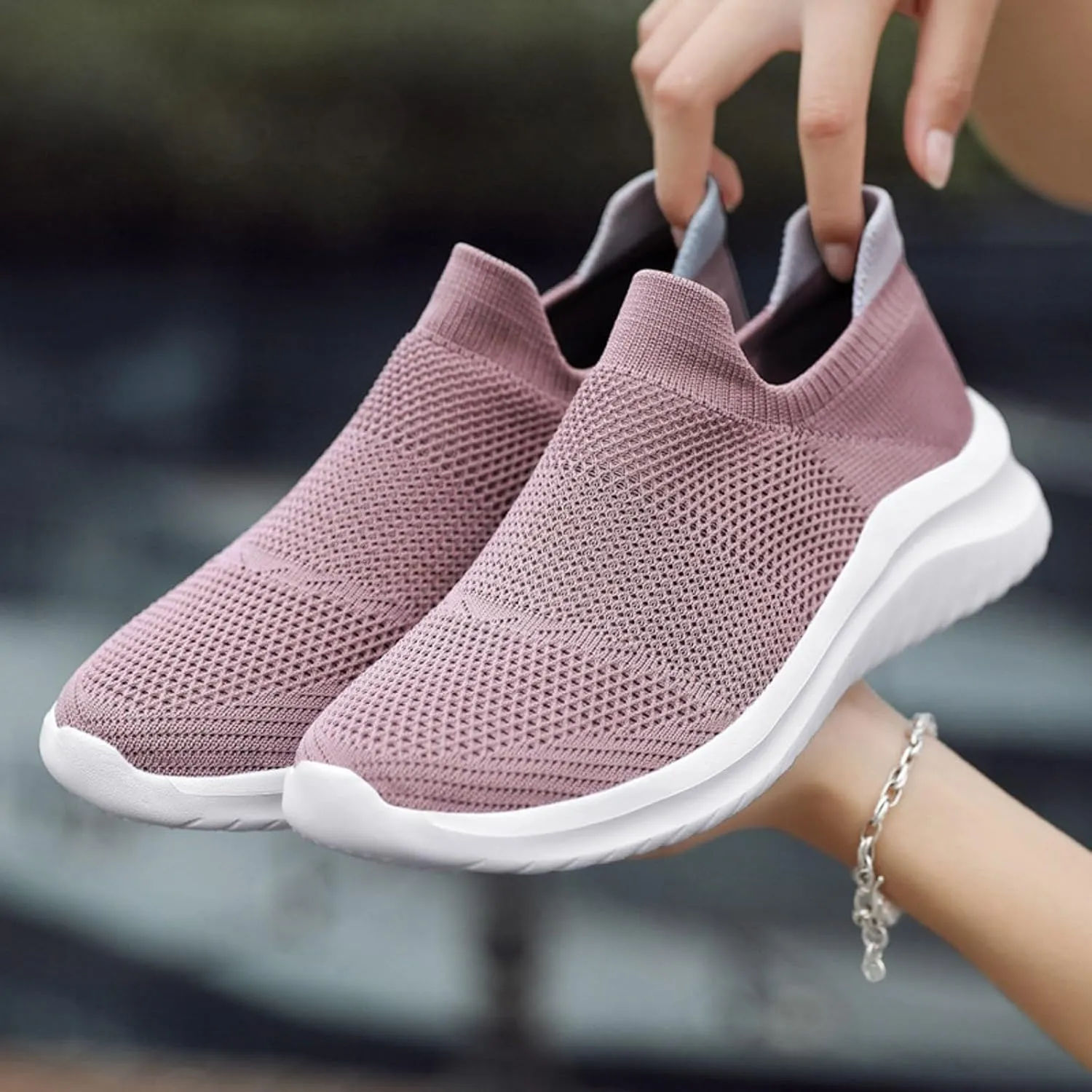 Stylish and Comfortable Mesh Breathable Soft Soled Casual Sneakers for Men and Women Alike. Women Athletic Shoes