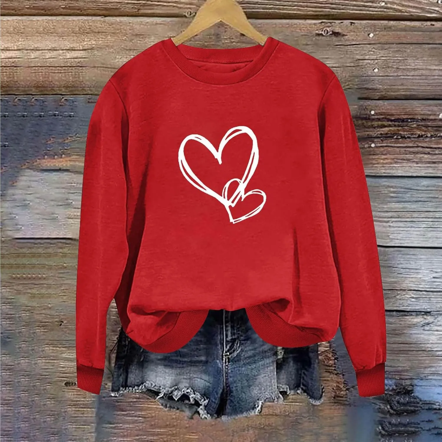 Valentines Sweatshirts for Women Crewneck Pullovers Love Heart Graphic Sweater Cute Sweatshirt Long Sleeve Tops