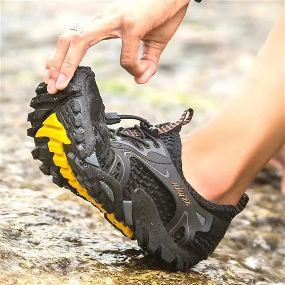 Water Shoes Men Quick Dry Barefoot Aqua Swim River Shoes for Pool Beach Hiking Walking Shoes