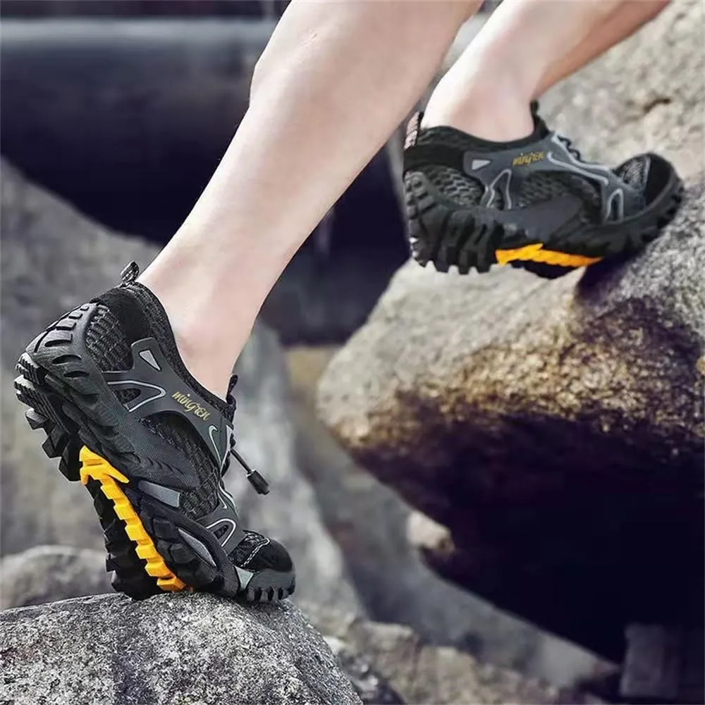 Water Shoes Men Quick Dry Barefoot Aqua Swim River Shoes for Pool Beach Hiking Walking Shoes
