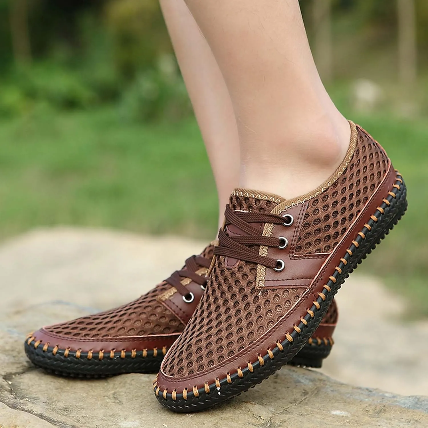 Water Shoes Men's Hiking Shoes Breathable Quick Drying Beach Shoes Travel Camping Adventure Off-Road Sneakers Non-Slip Barefoot Water Sneakers Lightweight Walking Sandals