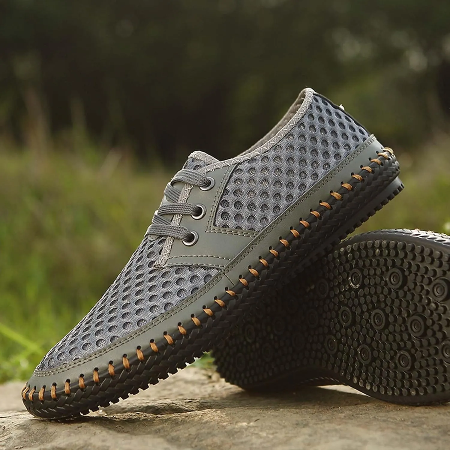 Water Shoes Men's Hiking Shoes Breathable Quick Drying Beach Shoes Travel Camping Adventure Off-Road Sneakers Non-Slip Barefoot Water Sneakers Lightweight Walking Sandals
