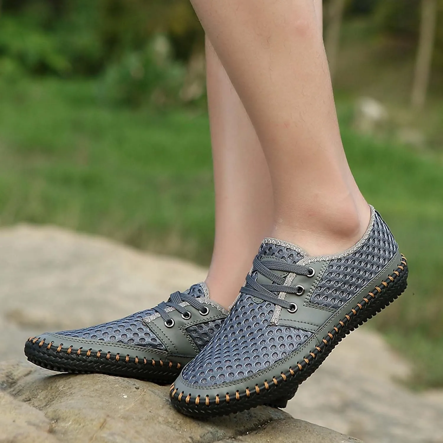Water Shoes Men's Hiking Shoes Breathable Quick Drying Beach Shoes Travel Camping Adventure Off-Road Sneakers Non-Slip Barefoot Water Sneakers Lightweight Walking Sandals
