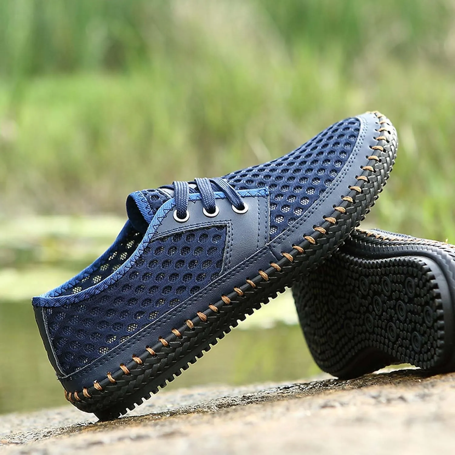 Water Shoes Men's Hiking Shoes Breathable Quick Drying Beach Shoes Travel Camping Adventure Off-Road Sneakers Non-Slip Barefoot Water Sneakers Lightweight Walking Sandals