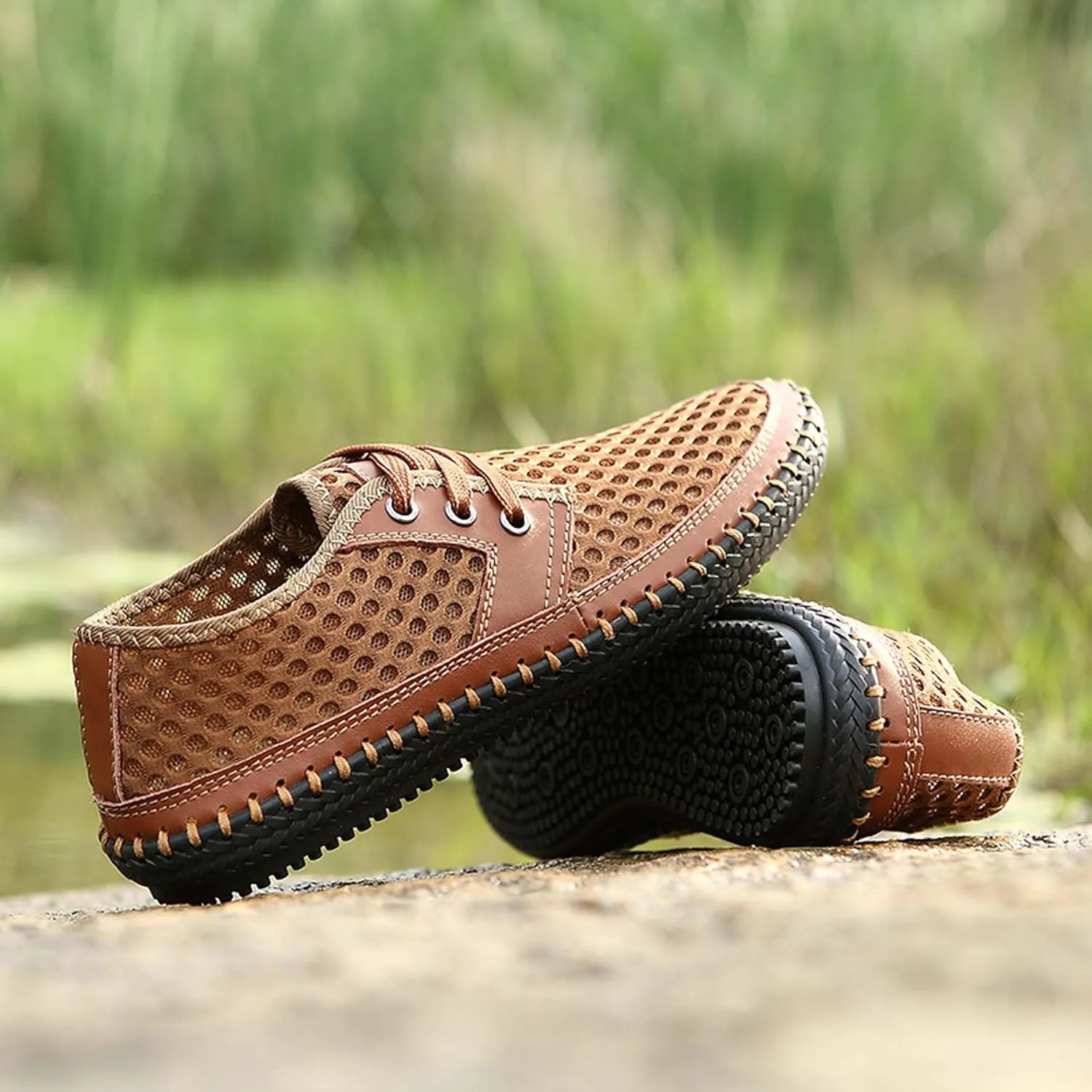 Water Shoes Men's Hiking Shoes Breathable Quick Drying Beach Shoes Travel Camping Adventure Off-Road Sneakers Non-Slip Barefoot Water Sneakers Lightweight Walking Sandals